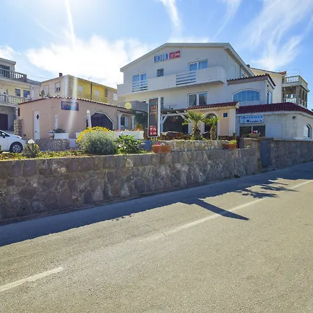 Alojamento de Acomodação e Pequeno-almoço Boutique Revelin Pag Town