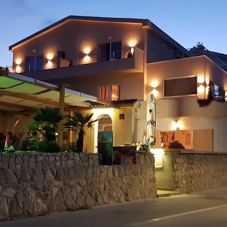 Boutique Revelin B&B 파그