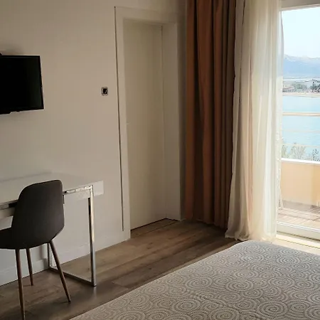 Boutique Revelin 3* 파그