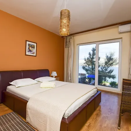 Boutique Revelin Pag Town