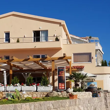 Boutique Revelin Pag Town