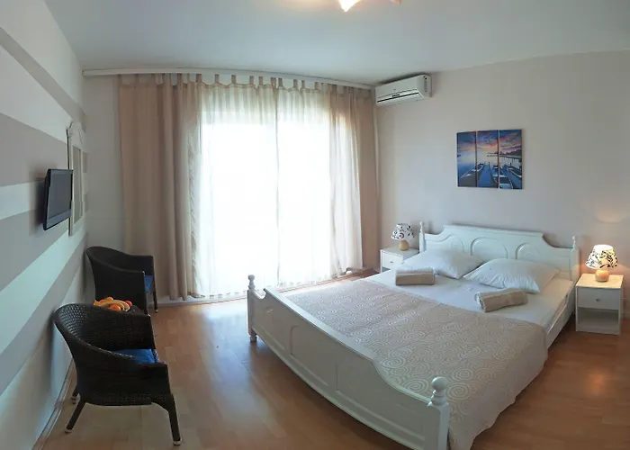 Boutique Revelin 3* Pag Town